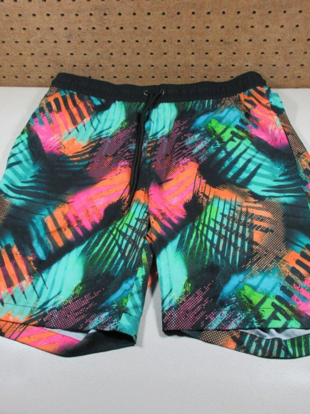 Hot Coals mens colorful unlined Hawaiian swim trunks L EUC